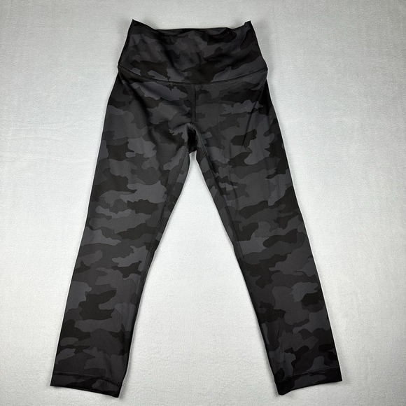 Lululemon Pants - Lululemon Leggings Womens 6 Black Grey Camo Excellent High Rise Crop W6BFBS